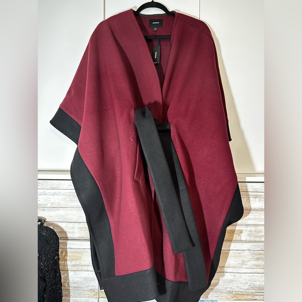 🔥 NWT EXPRESS Burgundy Black Belted Poncho Cape Coat M/L 🍷🖤